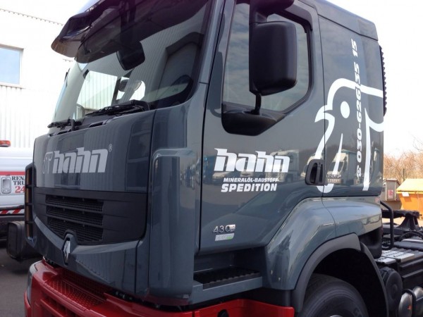 1397272_599735723406609_1474104956_o